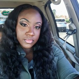 Meet your Posher, Christie